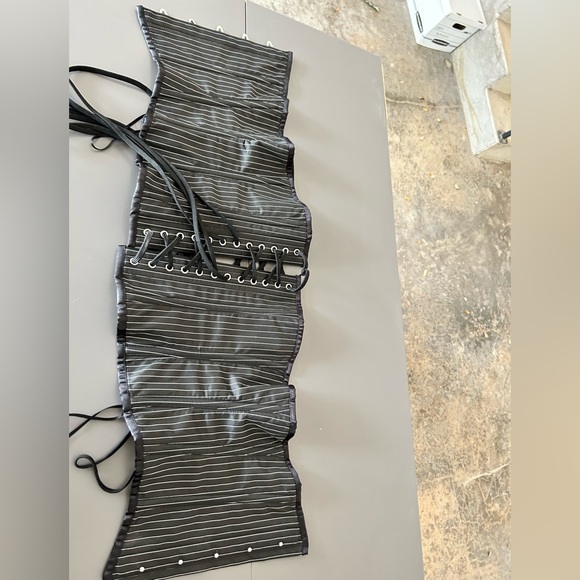 Vintage goth corset - Picture 7 of 8